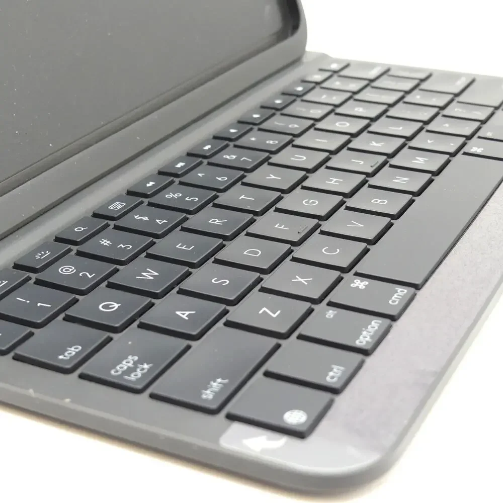 Logitech Slim Folio Pro Keyboard Case for iPad Pro 11